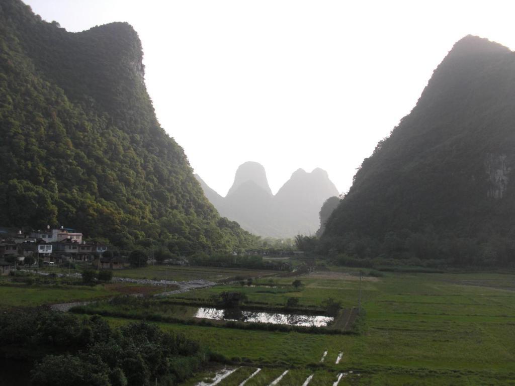 Huanggong Garden Hotel Yangshuo Room photo